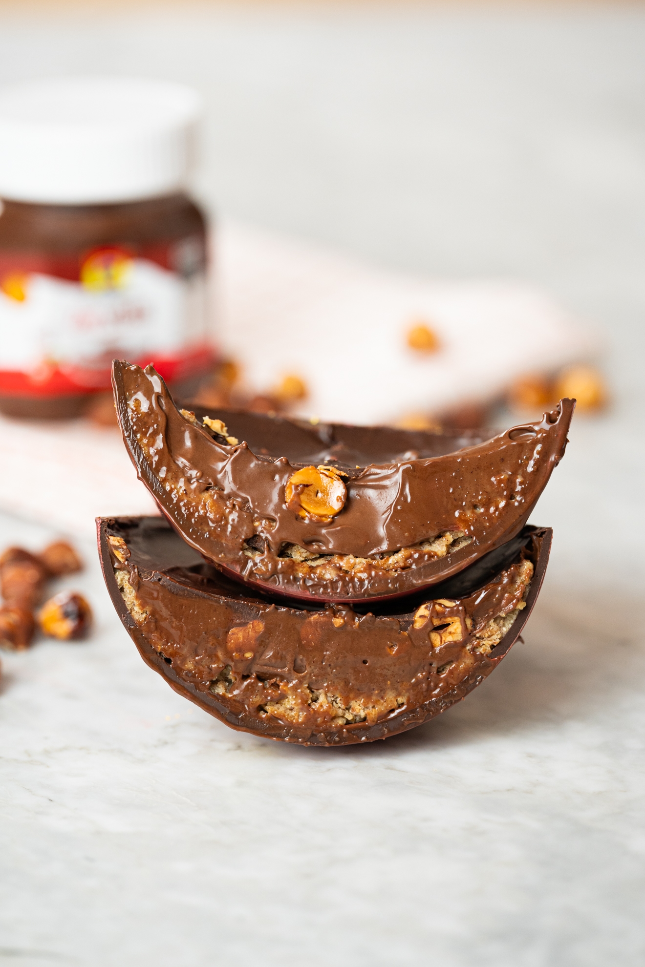 Ovo de Páscoa Recheado com Creme de Avelã